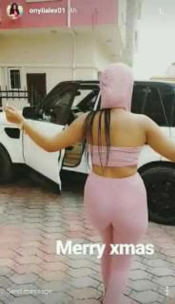 Onyi Alex And Her Camel Toe In Christmas Photos